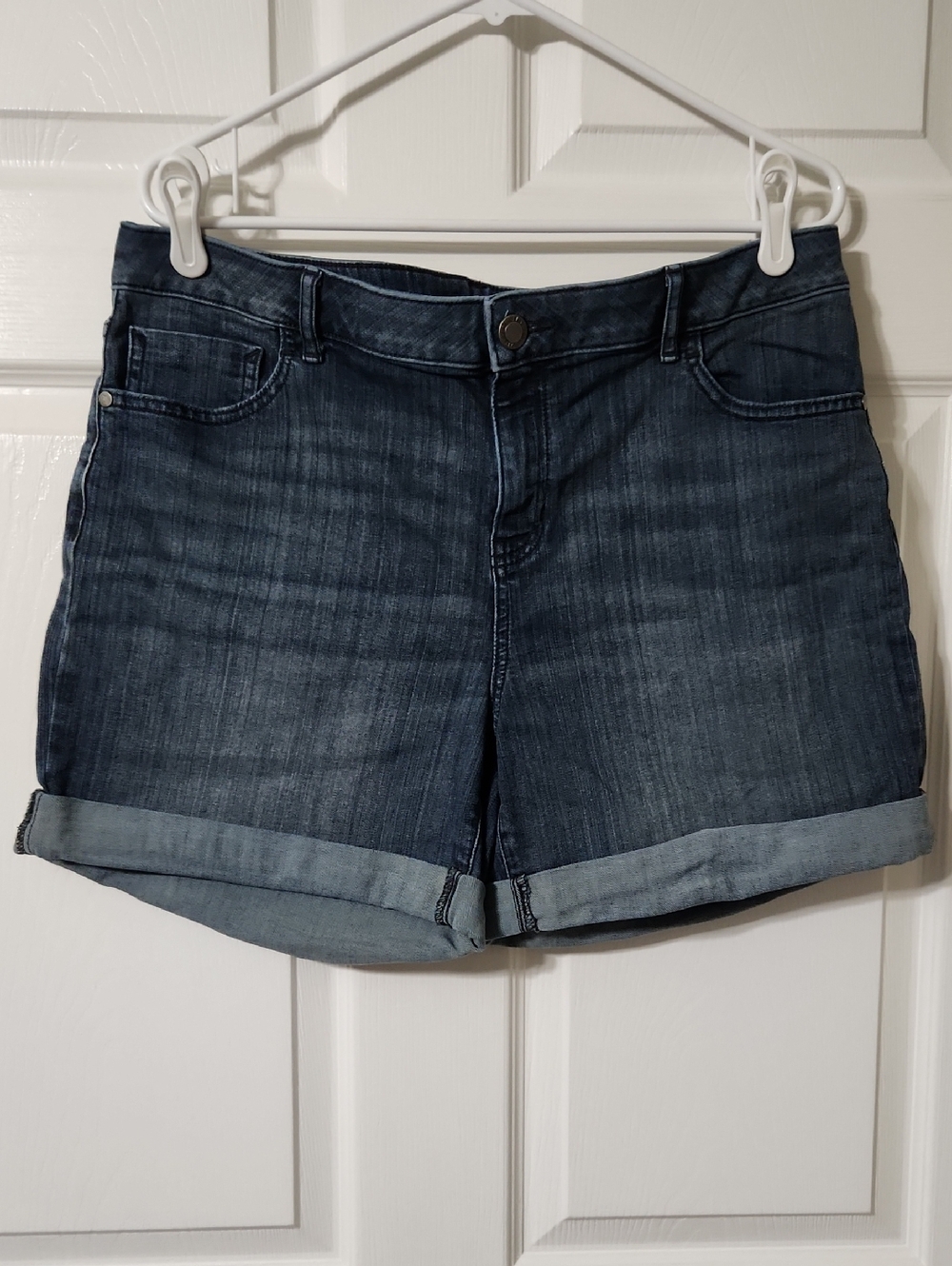 Simply Vera Vera Wang Blue Jean Shorts Cuffed Hem, Size 24